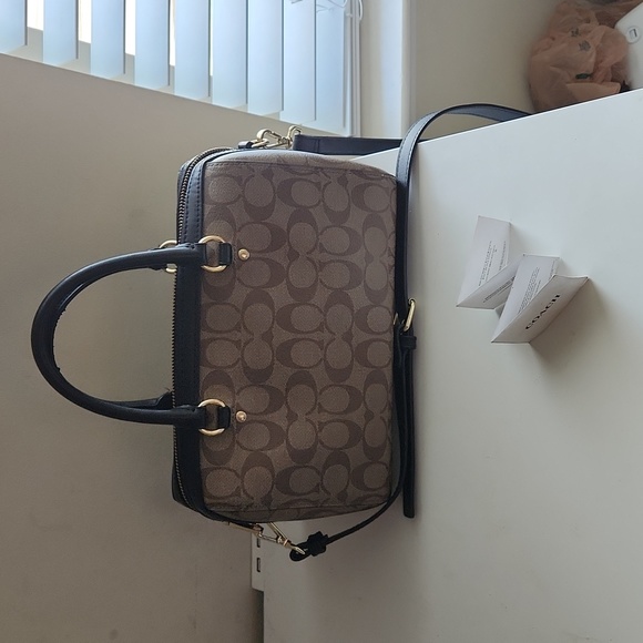 Purse - Picture 2 of 3